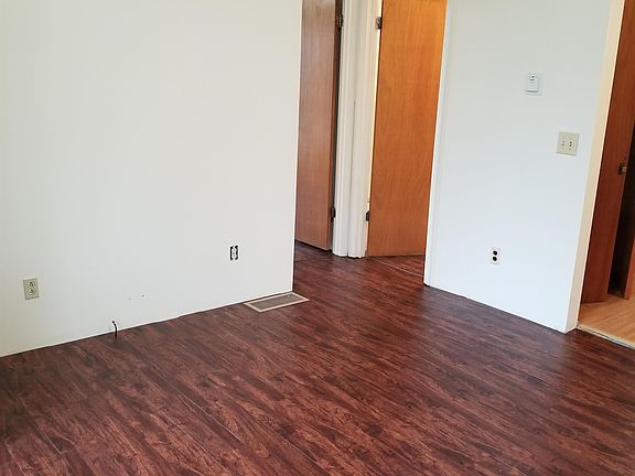 2nd image of 2993 N Creek Rd APT 4