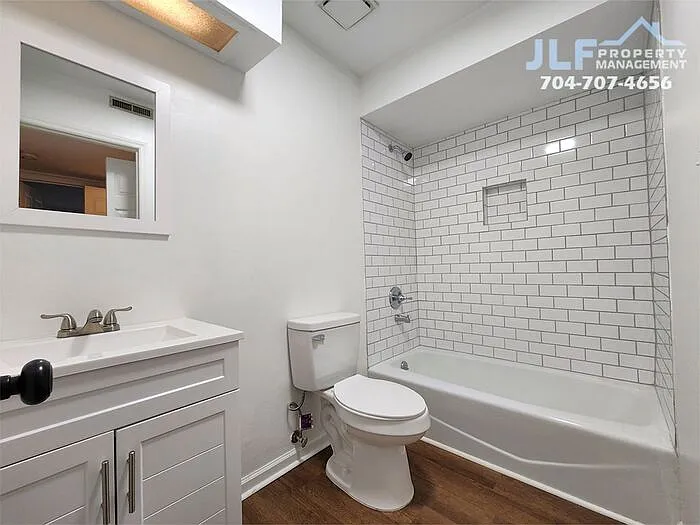 5721 Dockside Dr — Photo 9