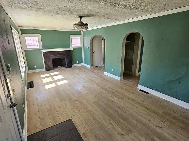250 Helen Ave — Photo 5