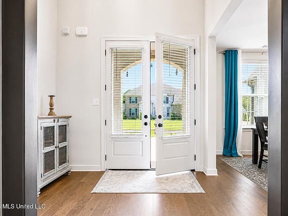 2nd image of 7448 Live Oak Manor Cv