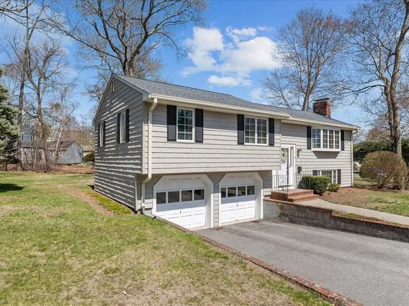 3 Greenwich Rd, Norwood, MA 02062