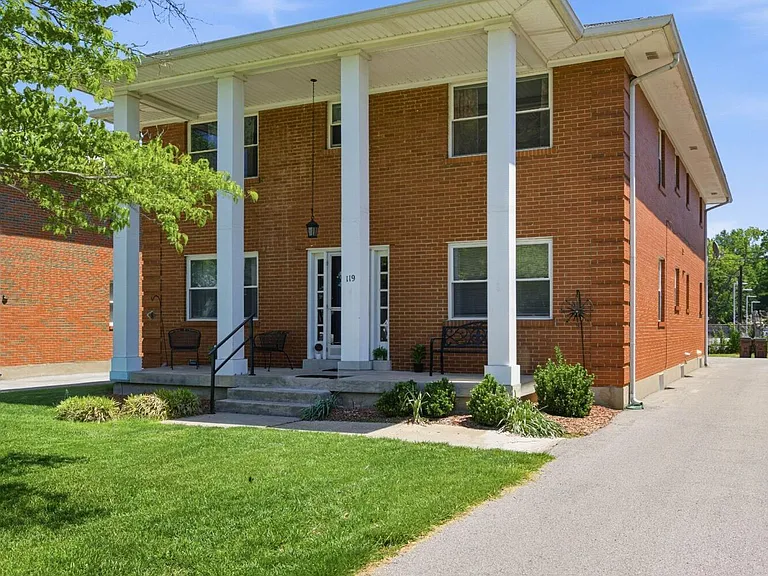 119 McArthur Dr #1 — Photo 2