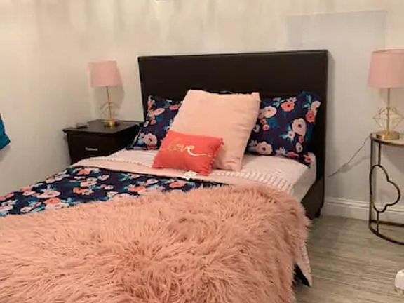 The Full size bed room