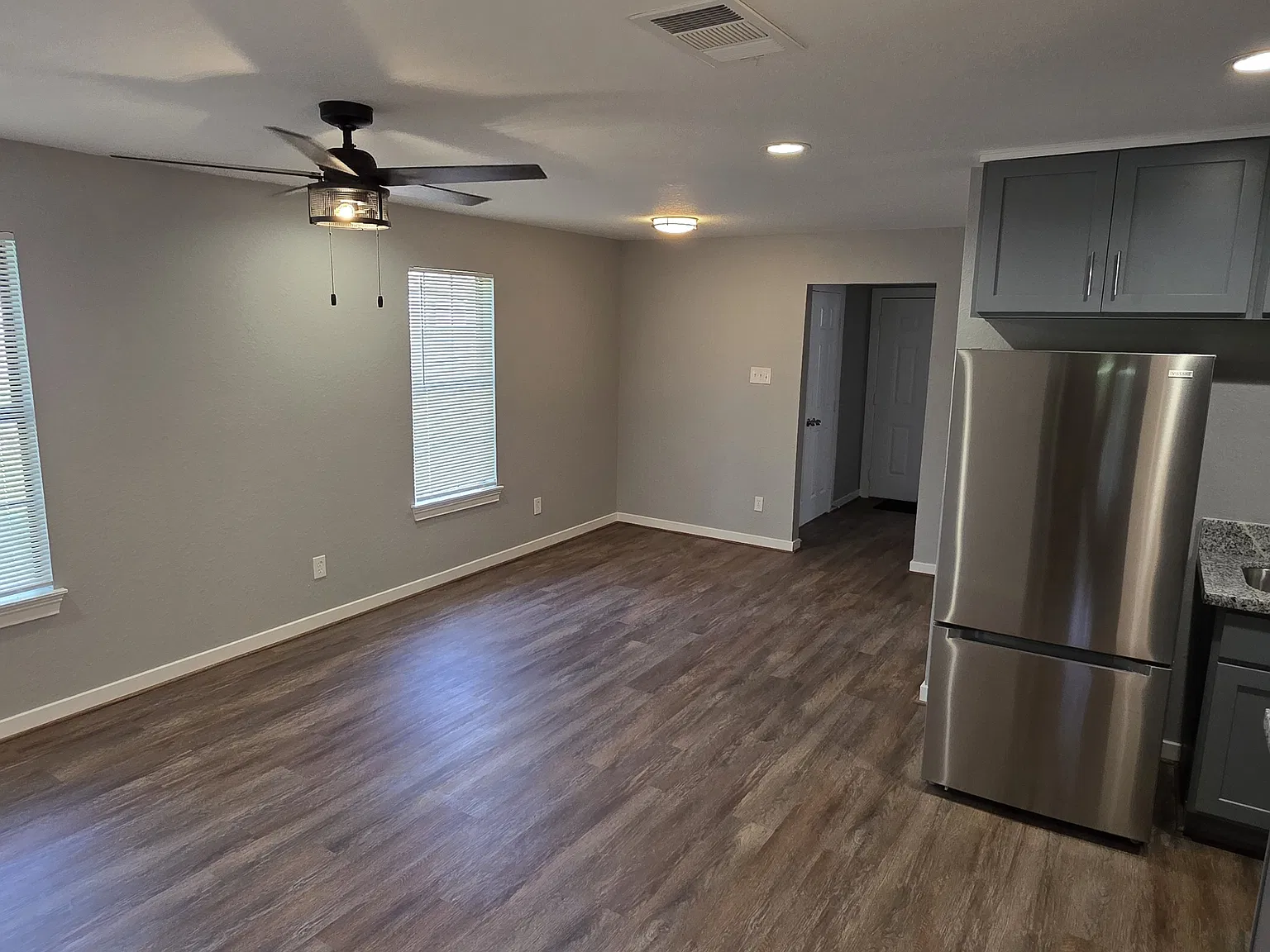 4 bed, 1427 sqft, $1,600 — Photo 2