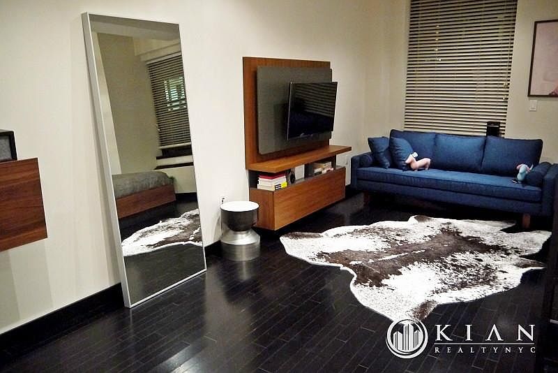 1st image of 18-20 Pine St #2112