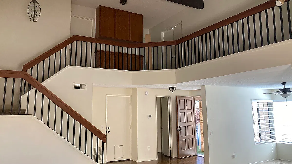 4 bed, 2.5 bath, 2600 sqft, $4,500 — Photo 4