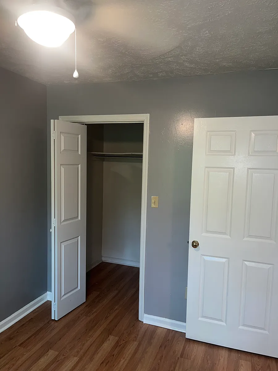 Building Photo - 106 Jersey Dr