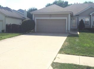 651 NE Swann Cir, Lees Summit, MO 64086