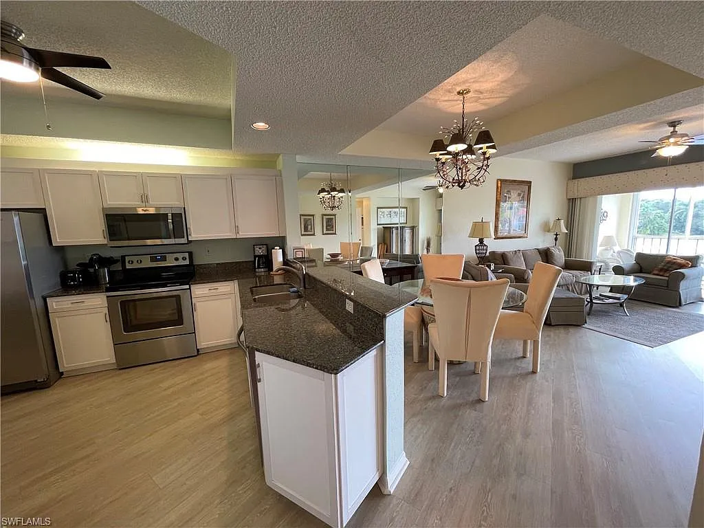2 bed, 2.0 bath, 1196 sqft, $4,500 — Photo 3