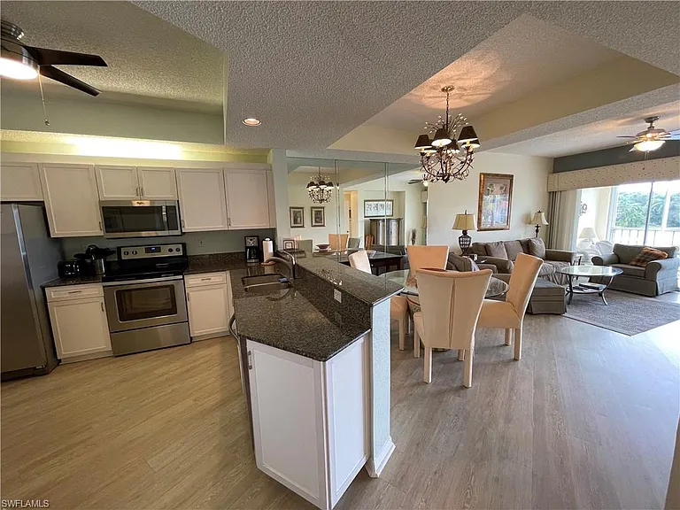 1070 Woodshire Ln #E204 — Photo 3
