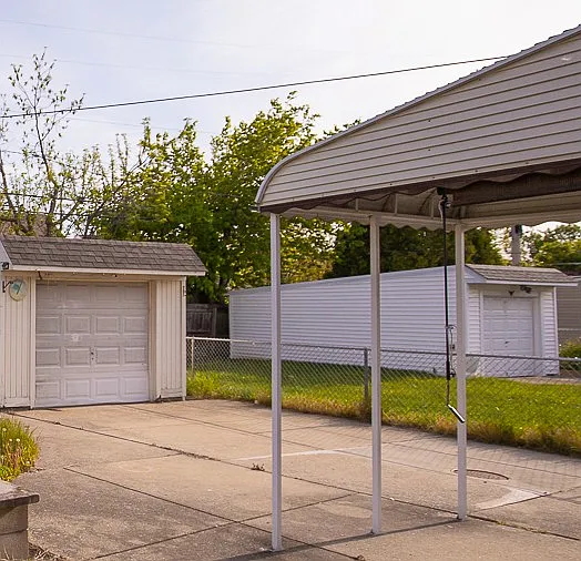 19861 Monterey Ave — Photo 3