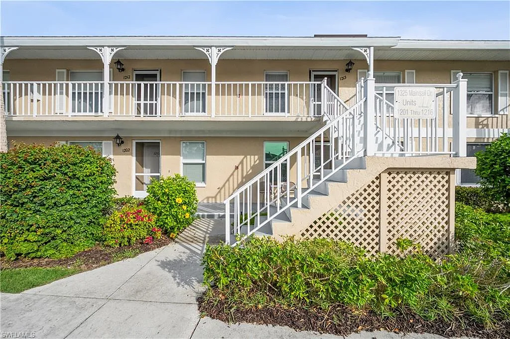2 bed, 2.0 bath, 843 sqft, $2,000 — Photo 1