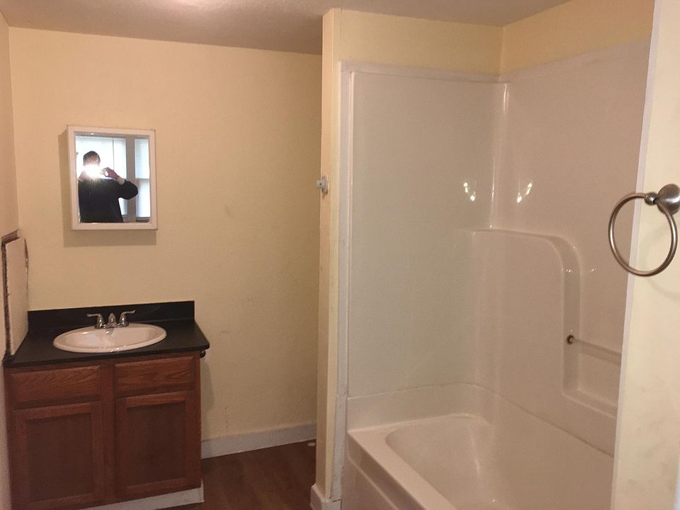 2nd image of 31 Swaying Oak Dr