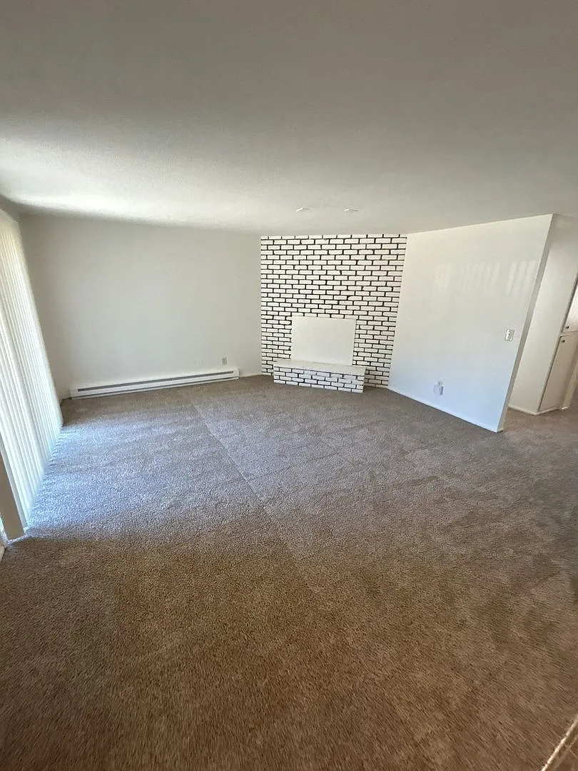 2 bed, 1.0 bath, 868 sqft, $1,195 — Photo 3