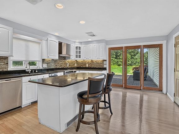3rd image of 115 Pond St