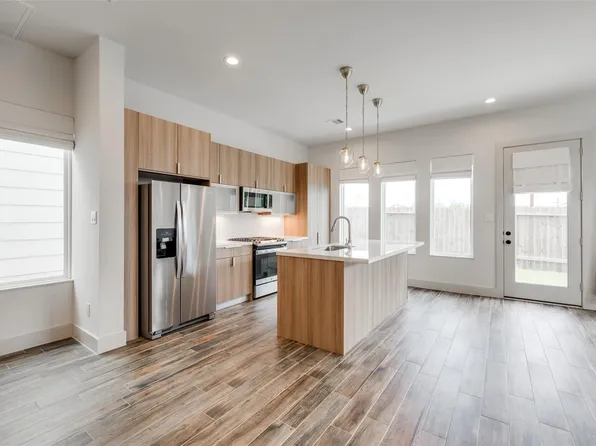 4402 Santorini Ln, Houston, TX 77045