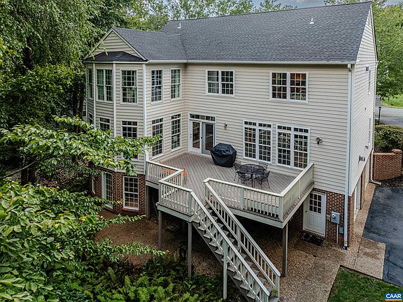 3rd image of 1376 Dunlora Dr