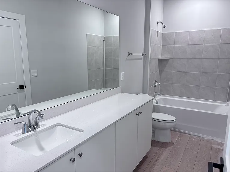 1353 Hurston Ln — Photo 38