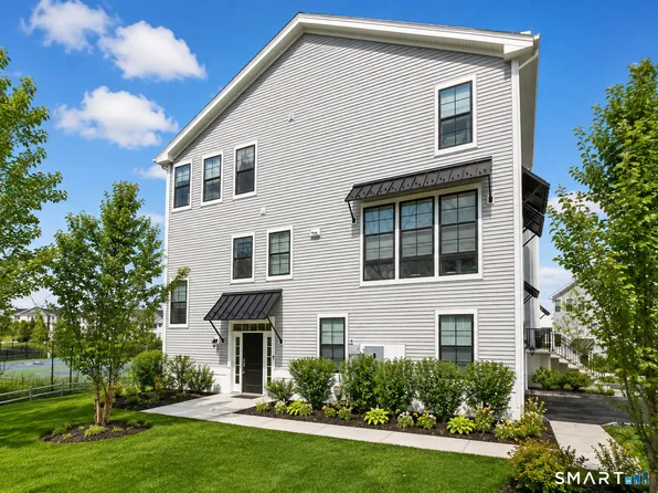 5 Brentwood Circle, Danbury, CT 06810