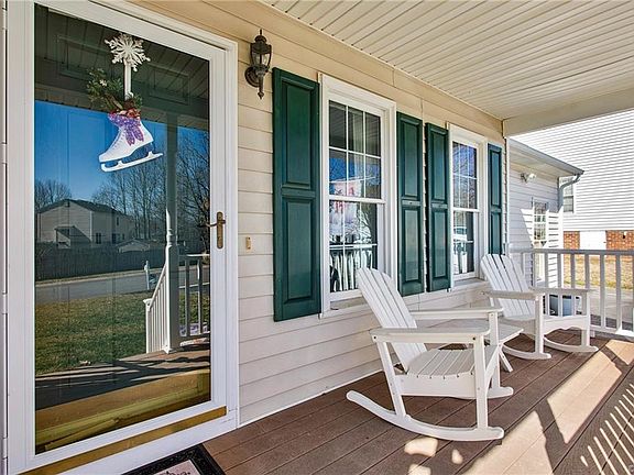 4th image of 8259 Tarragon Dr