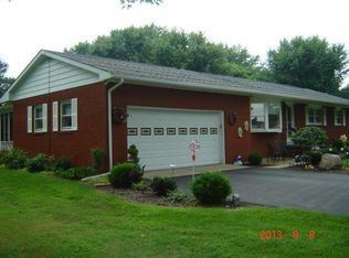 137 Chester Dr NE, Newark, OH 43055