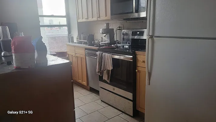 Rented by Chartwell Manhattan Realty | media 22