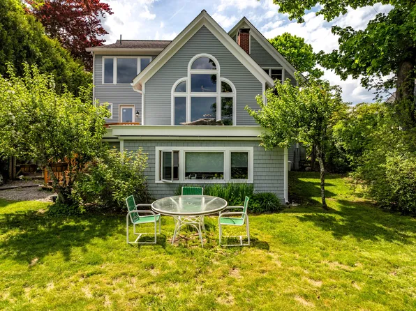29 Spruce Street, Rockport, ME 04856
