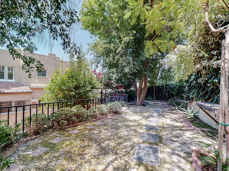 3627 Crestmont Ave — Photo 43