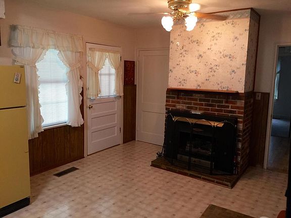 3rd image of 310 Laverne Dr