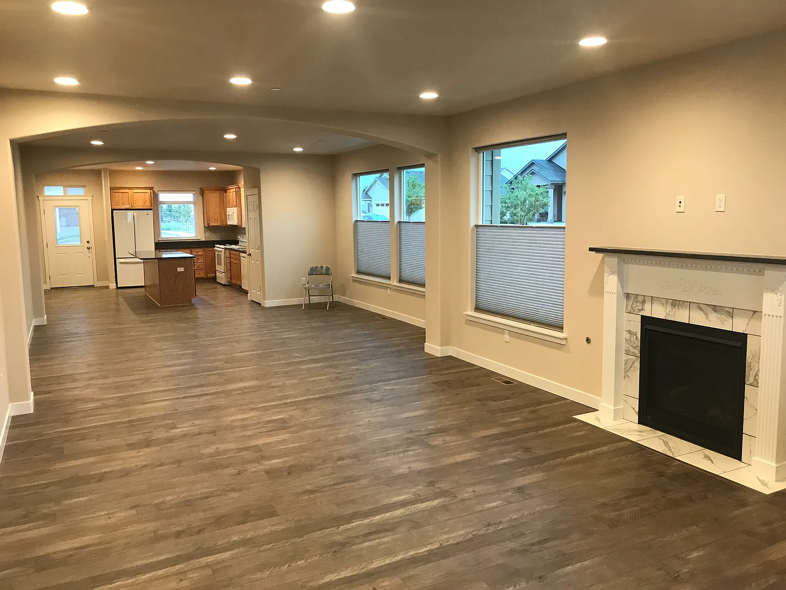 3 bed, 1877 sqft, $2,300 — Photo 3
