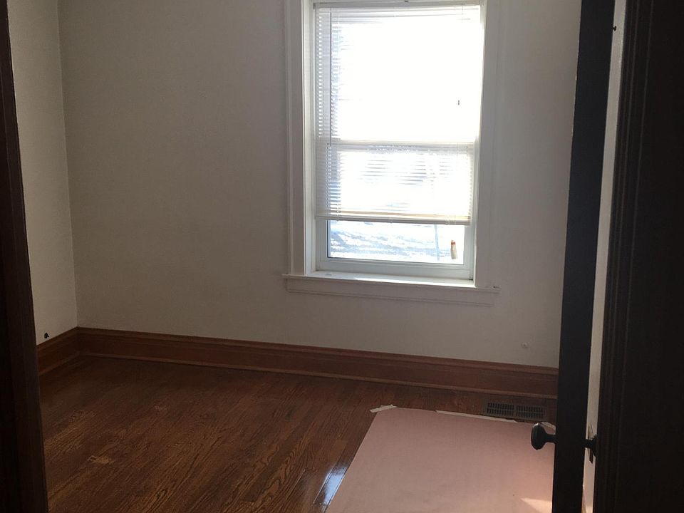 1st image of 3041 N Leclaire Ave #1