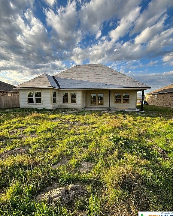 2nd image of 203 Opal Way