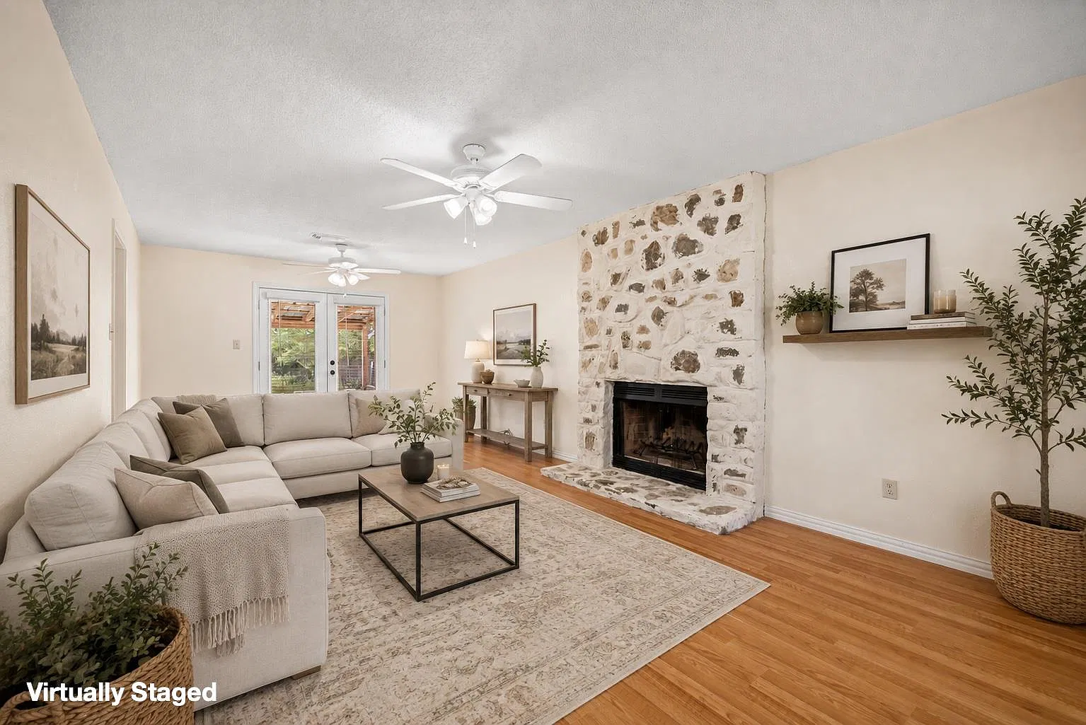 3 bed, 2.5 bath, 1600 sqft, $2,000 — Photo 2