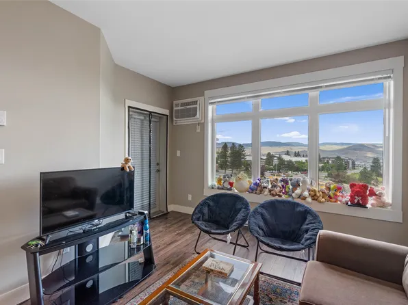 765 McGill Rd #404, Kamloops, BC V2C 0B7