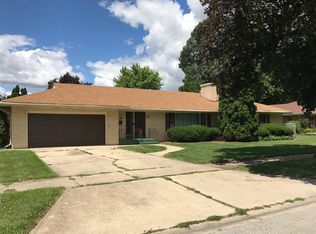36 S Weston Ave, Elgin, IL 60123