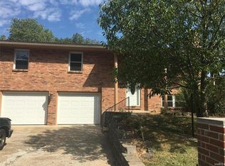 310 Weinel Dr, Smithton, IL 62285