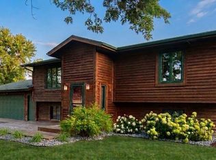 24 Bluffview Ct, Lake City, MN 55041