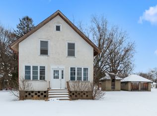 235 S 3rd St, Capron, IL 61012