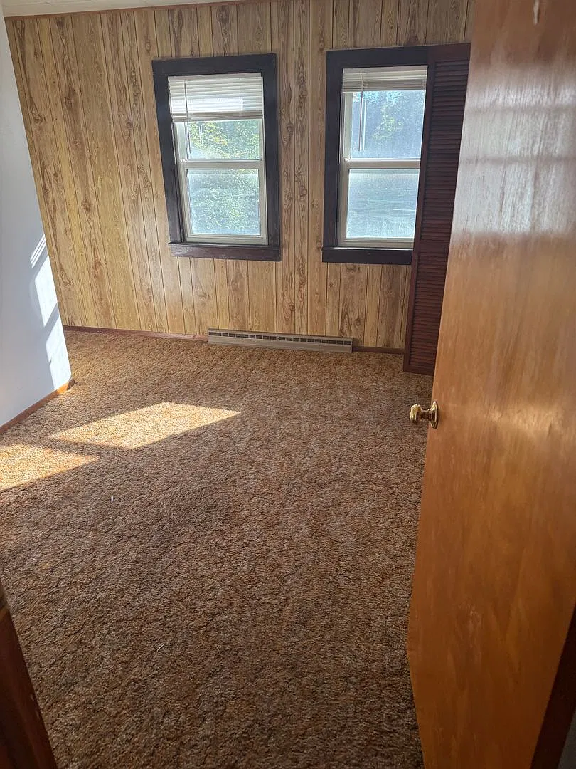 5 Bedroom / 2.5 Bathroom For Rent — Photo 4