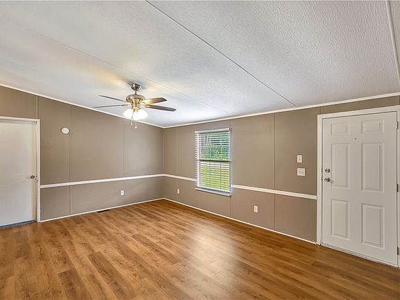4th image of 516 & 520 Elhilow Ln