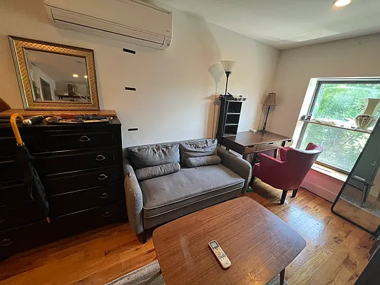 Rented by Delmark Realty LLC | media 41