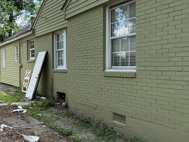 1580 Buntyn St — Photo 2