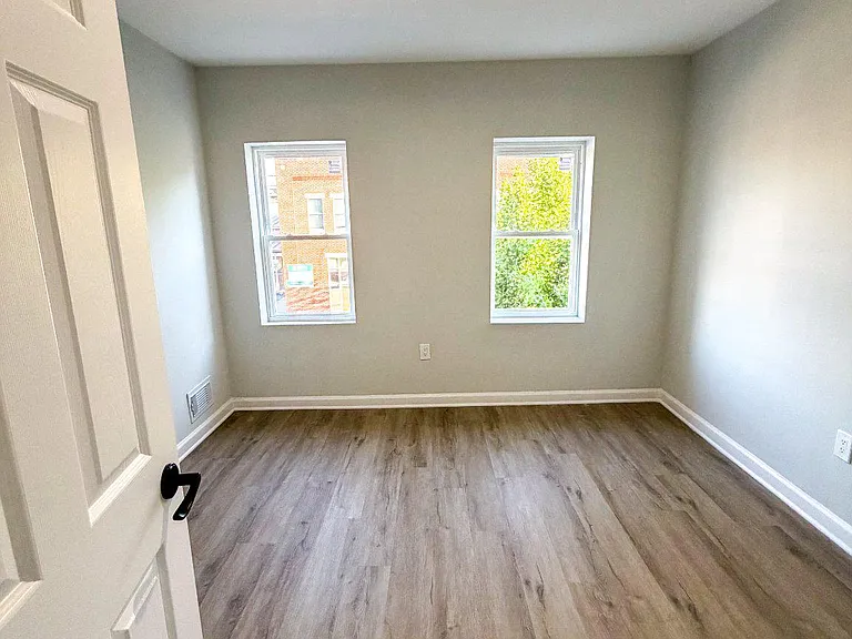 1226 W Pratt St — Photo 6