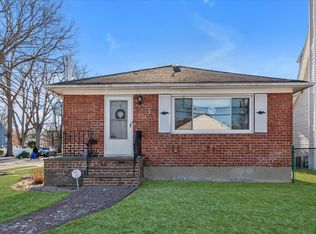 1882 Carroll Ave, Merrick, NY 11566