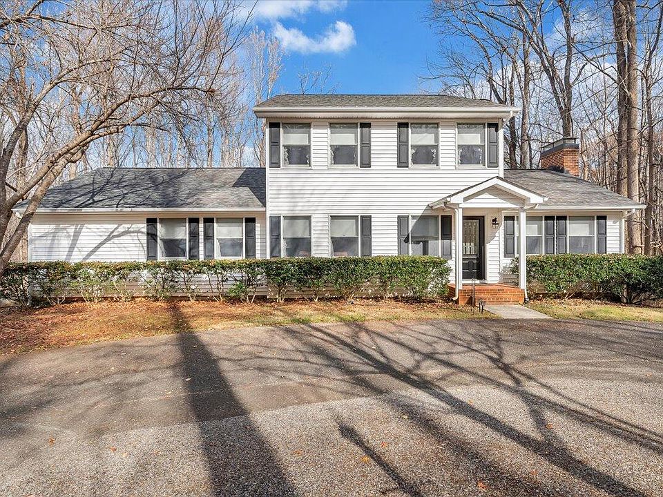 1st image of 475 Riverbend Dr