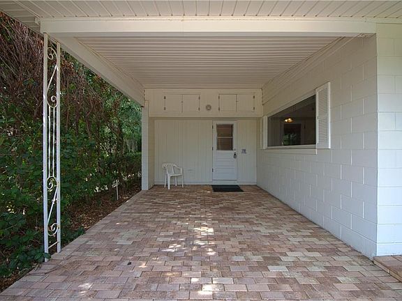 5th image of 849 N Waterview Dr