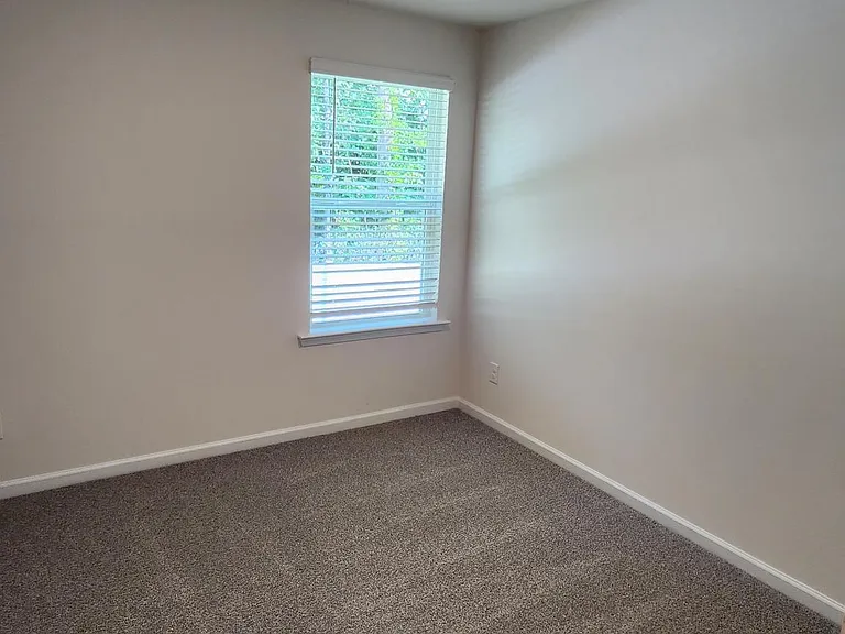 7104 N Mills Rd — Photo 22