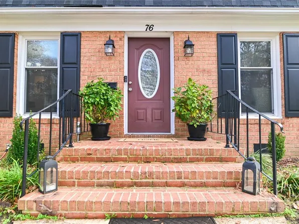 76 Waterview Dr, Newport News, VA 23608