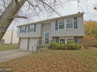 124 N Garfield Rd, Sterling, VA 20164