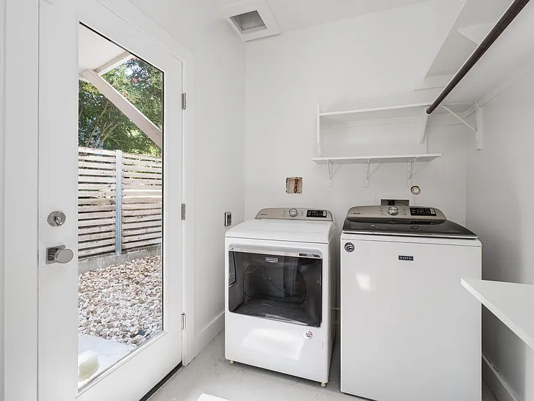 307 W Annie St — Photo 16